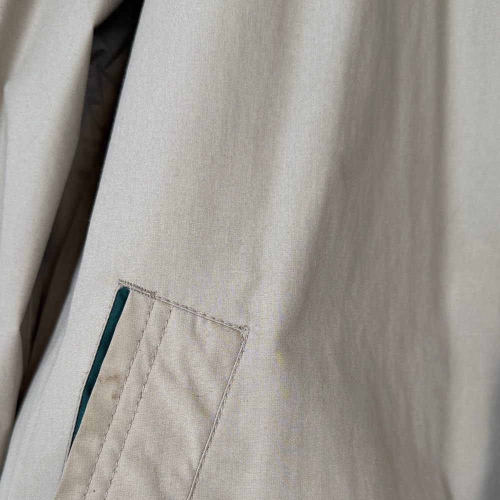 Vintage Members Only Men's Beige Jacket with Green Lining - Picture 4 of 14